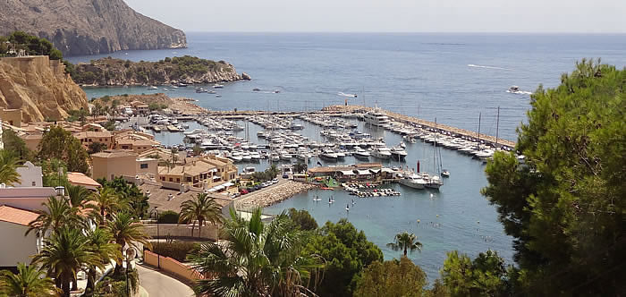 Ausblick auf die Costa Blanca: Ferienparks in Altea